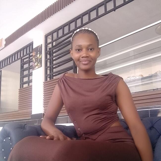 Babysitter in Diani Beach: Veronica