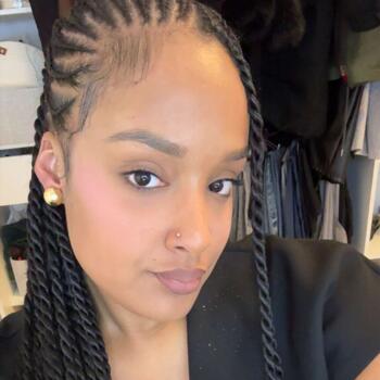 Babysitter Langueux: Mélissa