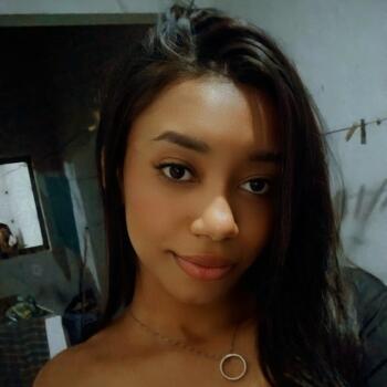 Babysitter in Paracambi: Karen