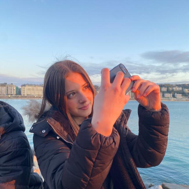 Babysitter in Donostia / San Sebastian: Raquel
