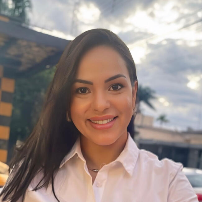 Babá em Aparecida de Goiânia: Renata