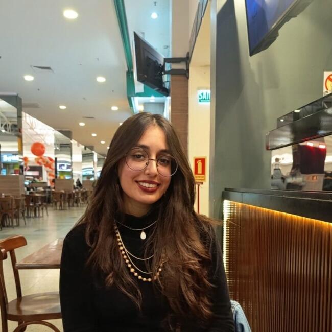 Babysitter in Pelotas: Nicole