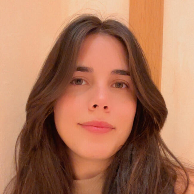 Babysitter in Miami: Paola