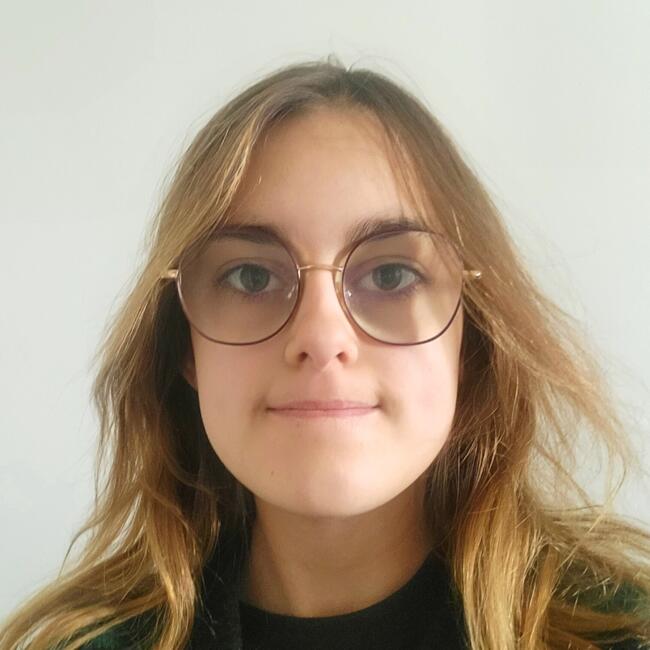 Babysitter in Paris: Philippine