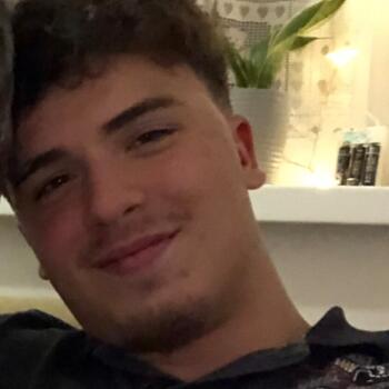 Babysitter in Baracs: Józsué