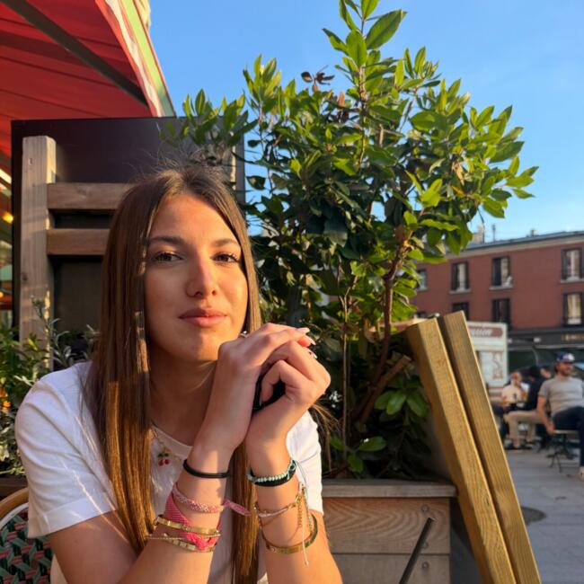 Babysitter in Noisy-le-Grand: Malou