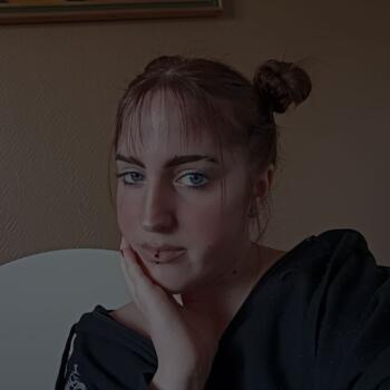 Babysitter in Saint-Vit: Shirley