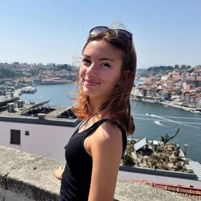 Babysitter in Charvieu-Chavagneux: Nina