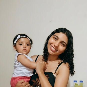 Babysitter Brasília: Yasmim
