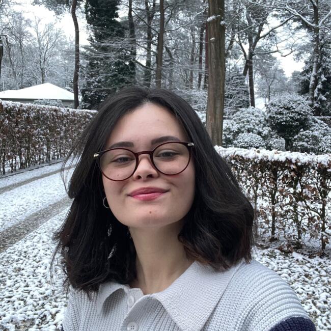 Babysitter in York: Maya