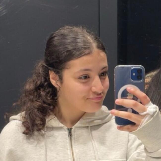 Babysitter in Bagneux: Lydie