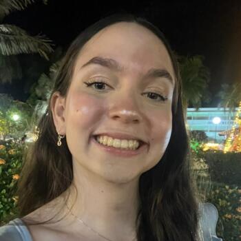 Babá em Brasília: Jullyana