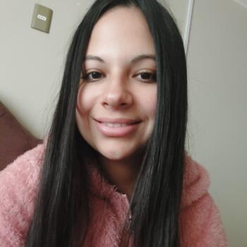 Babysitter in San Carlos: Ayleen