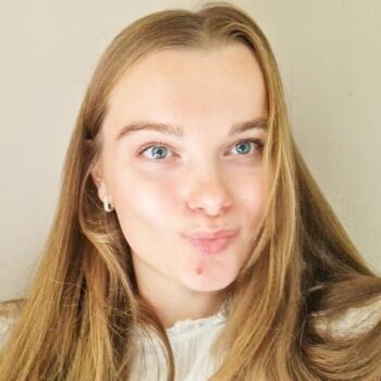 Babysitter in Vendegies-sur-Écaillon: Leane