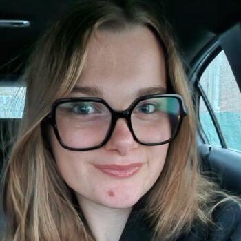 Babysitter Vendegies-sur-Écaillon: Leane