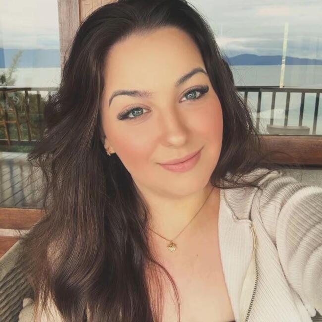 Babysitter in Ilhabela: Ana luiza