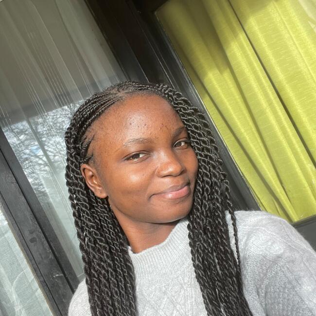 Babysitter in Champs-sur-Marne: Krista