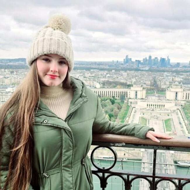 Babysitter in Brisbane: Sara-Louise