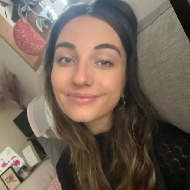 Babysitter in Poitiers: Clara