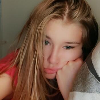 Babysitter in Warrington: Roksana