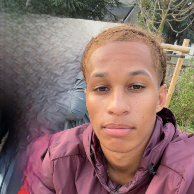 Babysitter in Dourdan: Keemany