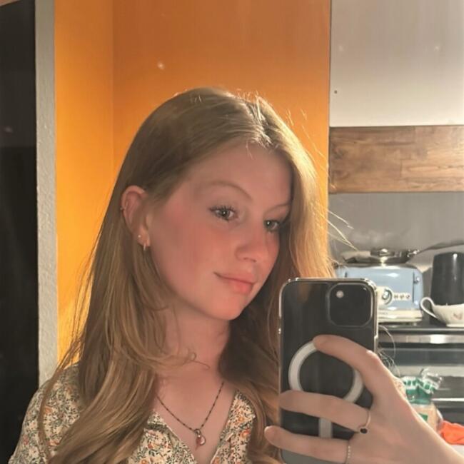 Babysitter in Sombernon: Margaux