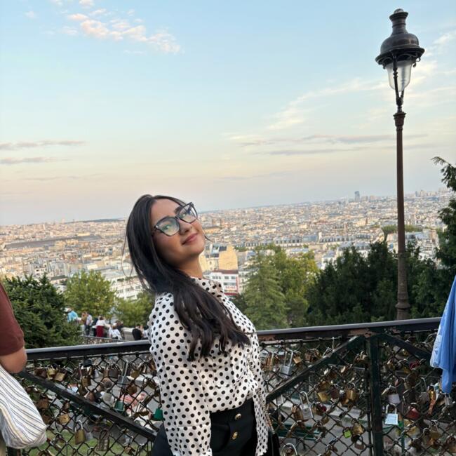 Babysitter in Paris: Ghita