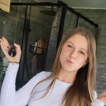 Babysitter in Tourcoing: Lea