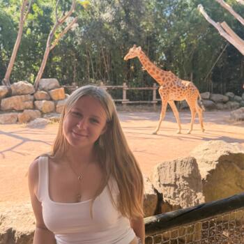 Babysitter in Tourcoing: Lea
