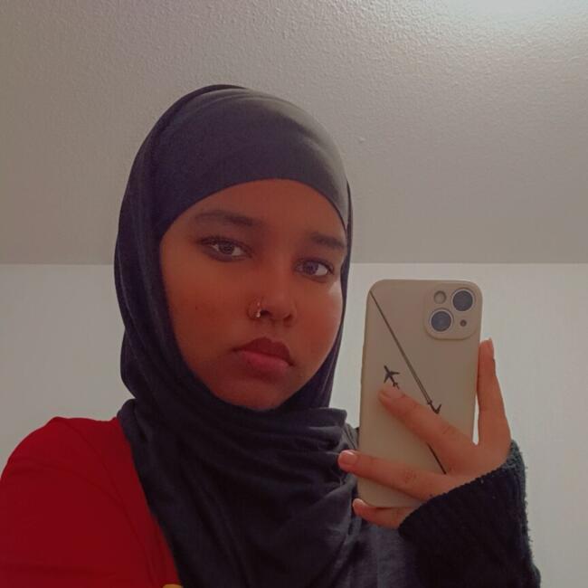 Babysitter in Bordeaux: Nabila