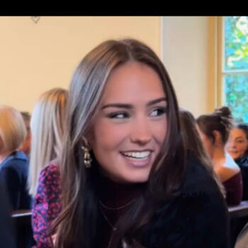 Babysitter in Stepaside: Caroline