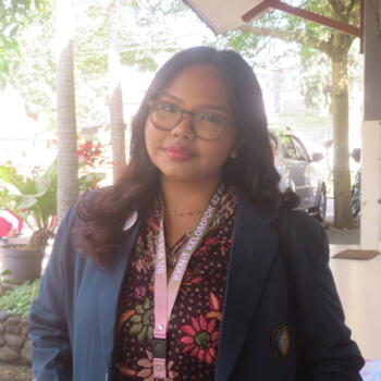 Babysitter in Malang: Vania Irene
