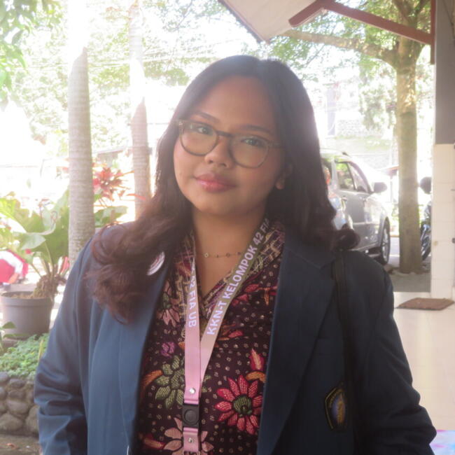 Babysitter in Malang: Vania Irene