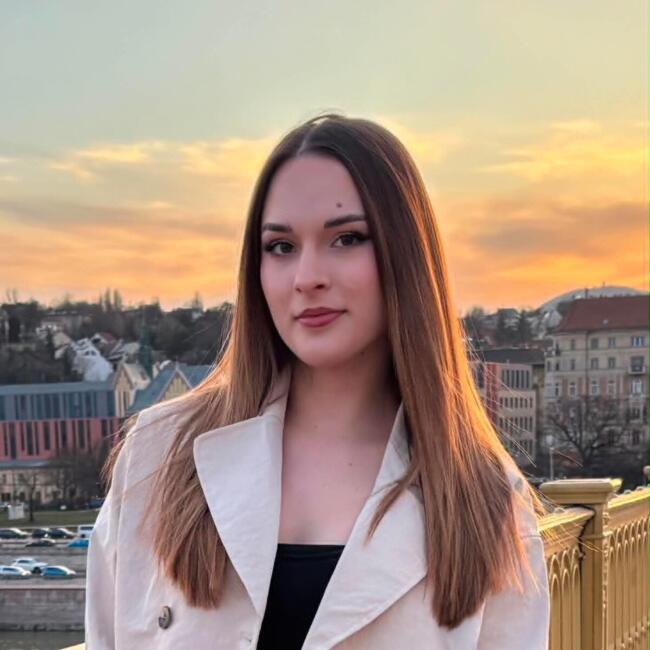 Bébiszitter Cegléd területén: Hanna