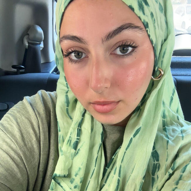 Babysitter in Sèvres: Kamelia