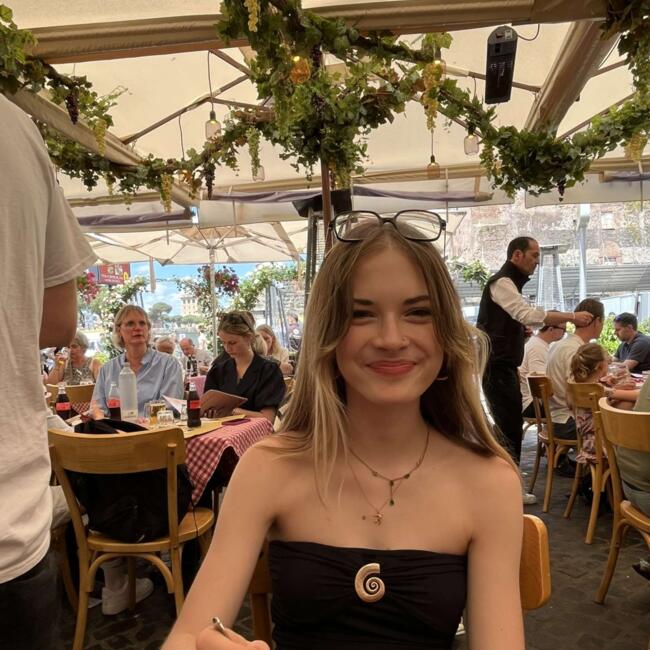 Babysitter in Lyon: Julie