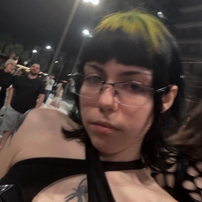 Babysitter in Praia Grande: Gabriela