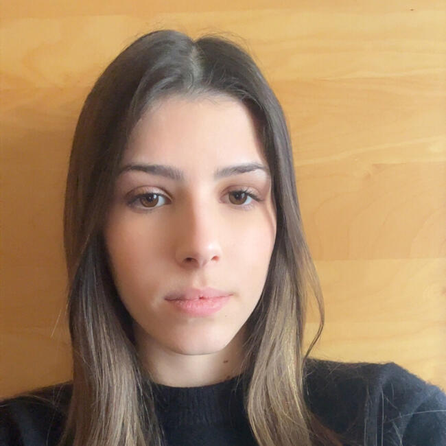 Babysitter in Septèmes-les-Vallons: Julie