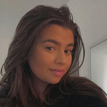 Babysitter Lens: Alison