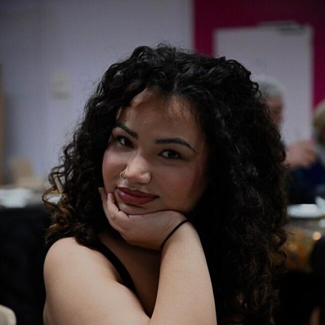 Babysitter in Porcheville: Solène