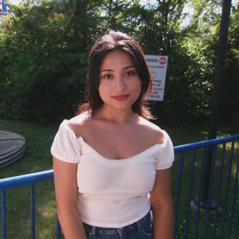 Babysitter in Mira Loma: Lindsey