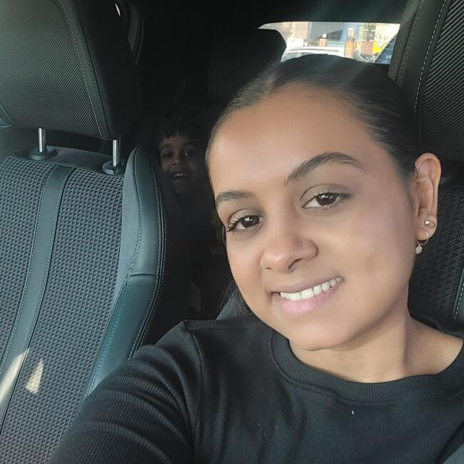 Babysitter in Vitry-sur-Seine: Flora