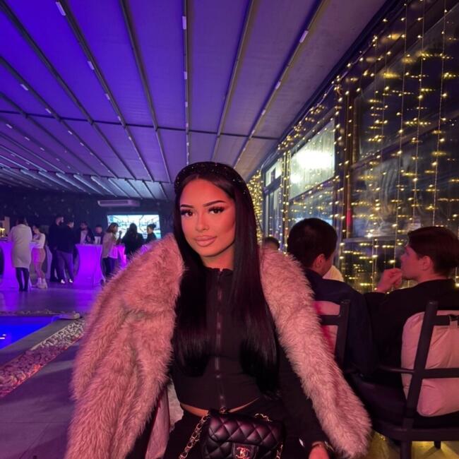 Babysitter in Hyères: Fatima