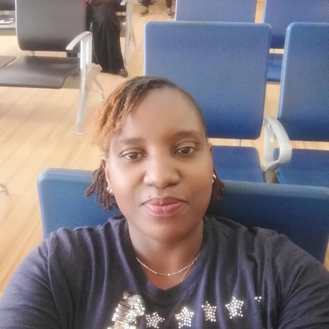 جليسة أطفال في دبي: Lucy