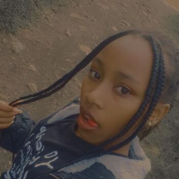 Babysitter Nairobi: Lisa