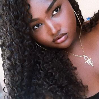 Babá Serra: Larissa