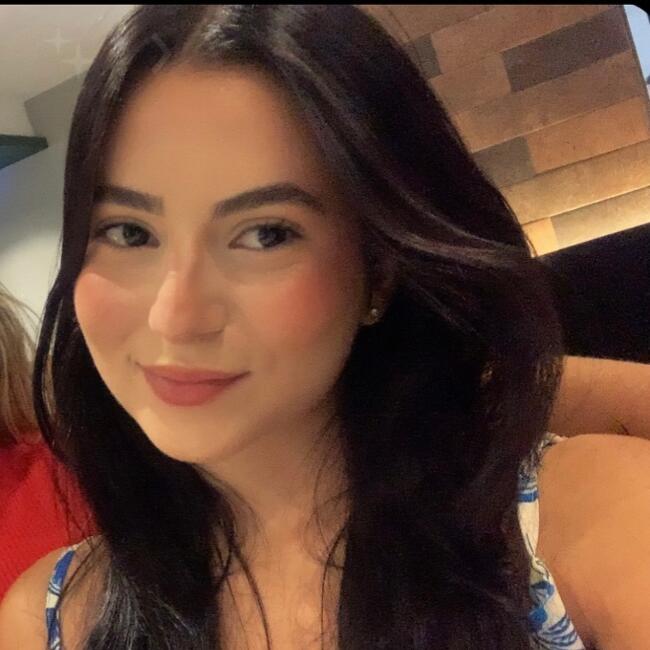 Babysitter in Parnamirim: Emily