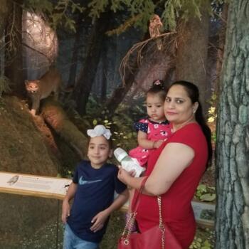 Babysitter Calgary: Parmjeet