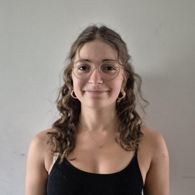 Babysitter in Richmond Hill: Lily