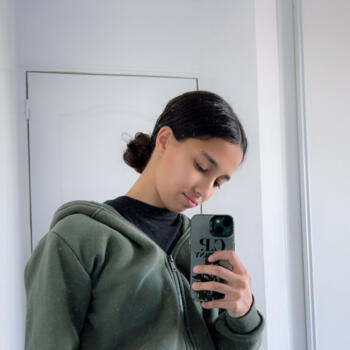 Babysitter in Istres: Leana